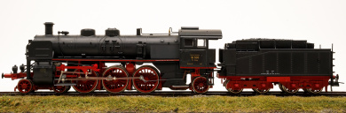 Rivarossi 1379 – Schlepptender-Dampflok BR 18 der DRG, Nachlauf optimiert 