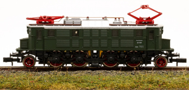 Arnold 2472 – Schnellzug-Elektrolok BR E17 der DB 