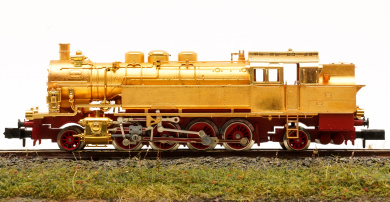 Arnold 2713 – Tenderlok BR 93 -Goldie- Gehäuse mit 24 Karat echt vergoldet, DUMMY 