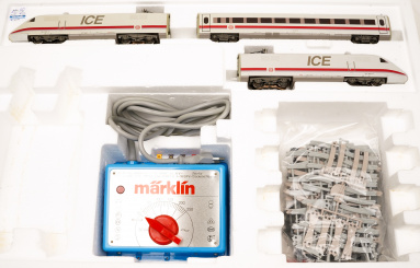 Märklin 2986 – Startpackung 3-tlg. Elektro-Triebzug BR 401 ICE I der DB, digital (Delta) 