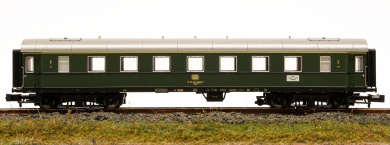 Liliput L364539 (N) – 1. Klasse Schnellzugwagen Aye 602 der DB 