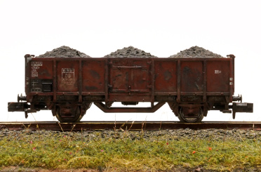 Minitrix 15194-40 – Offener Güterwagen Omm 46 der DB, mit Kohleladung & patiniert 