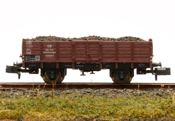 Minitrix 15317 – Schlackewagen der DB, beladen mit echter Schlacke 