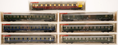 Fleischman 8111 (N) – 7-teiliges Schnellzugwagen-Set der DB 