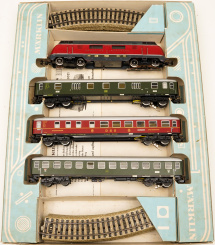 Märklin 3121 – 4-teiliges Schnellzug-Set der DB, digital (Delta) & Innenbeleuchtung 