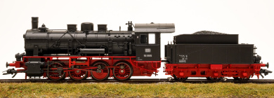 Märklin 34550 – Schlepptender-Dampflok BR 55 der DB, digital (DELTA) 