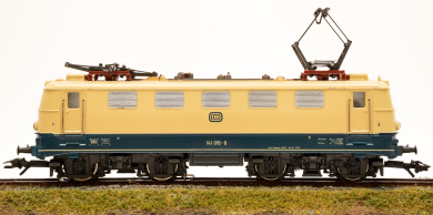Märklin 3034 – Schnellzug-Elektrolok BR 141 der DB, Variante 4 ab 1976 