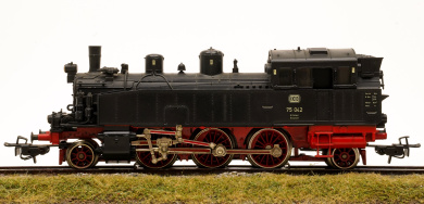 Märklin 3313 – Tender-Dampflok BR 75 der DB 