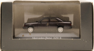 Herpa B66005601 (1:87) – Mercedes-Benz 320 E 