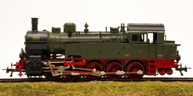 Fleischmann 1823 (AC) – Tenderdampflok BR T16 (BR 94) der KPEV, digital (MM/DCC) 