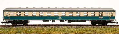 Minitrix 3132 – 2. Klasse Schnellzugwagen Büm 234 der DB 