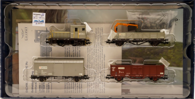 Liliput L240060 – 4-teiliger Bauzugset mit V16 und drei Güterwagen der Firma Heitkamp Rail 