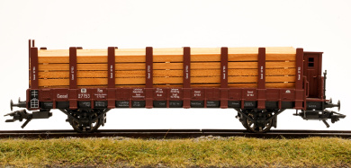 Fleischmann 520952 K (H0) – Rungenwagen Rm der KPEV, beladen 