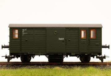 Bemo 2203 (H0e) – Pufferwagen Gepäckwagen KDi der DB 