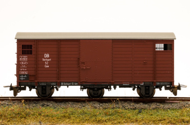 Bemo 2002 812 (H0e) – Gedeckter Güterwagen Gsm der DB 