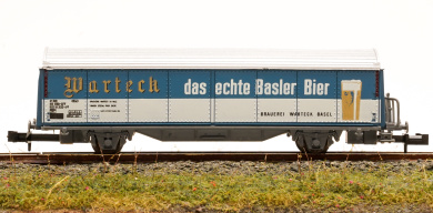Roco 02326F (N) – Schiebewandwagen/ Bierwagen- Warteck- der SBB 