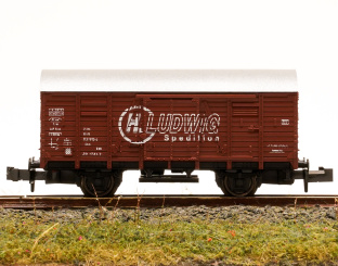 Roco 25041 (N) –Gedeckter Güterwagen Gklm der DB 