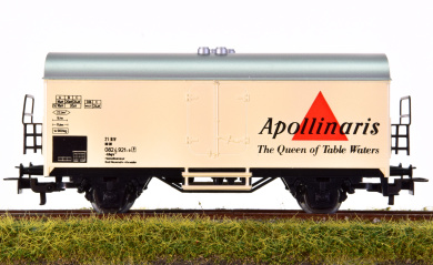 Märklin 4426 – Gedeckter Güterwagen Ichqrs 377 APOLLINARIS der DB  