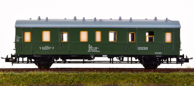 Trix 3761 – Bauzugwagen, Wohn-Schlafwagen der DB 