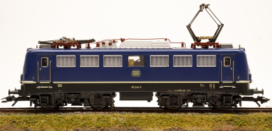 Märklin 3344 – Schnellzug-Elektrolok BR 110 der DB, digital (MM) 