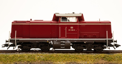 Märklin 3372 – Diesellok BR 212 der DB, digital (MM) 