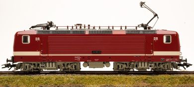 Märklin 3443 – Elektrolok BR 243 der (D)DR, digital (MM) 