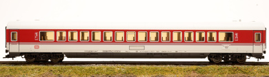 Fleischmann 5111 K – 1. Klasse IC/EC-Großraumwagen Apmz 117.0 der DB 