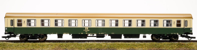 Roco 74817 – 2. Klasse Halberstädter-Schnellzugwagen Bmee der (D)DR 