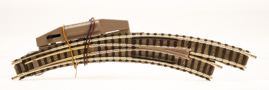 Fleischmann 9169 (N) – Bogenweiche rechts R1/R2, stromleitendes Herzstück mit Antrieb 