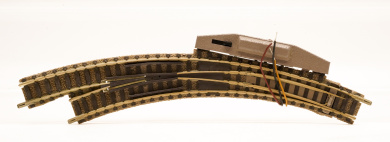 Fleischmann 9142L (N) – Bogenweiche links R1/R2 mit Antrieb 