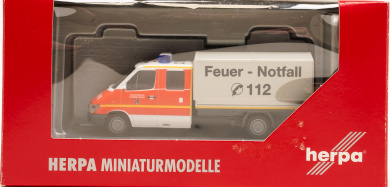 Herpa 024013 (1:87) – Mercedes-Benz Sprinter Pritsche-Plane / Doppelkabine Feuerwehr Düsseldorf 