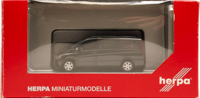 Herpa 024570-002 (1:87) – Mercedes-Benz Viano mit Dachreling, tiefschwarz 