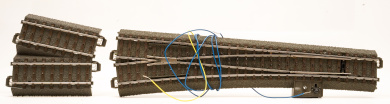 Märklin 24711 u. 2 x 24071 – C-Gleis, schlanke Weiche links, mit Antrieb 74490  