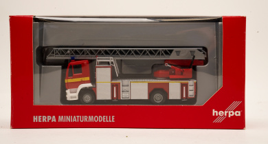 Herpa 046169 (1:87) – MAN M2000 kompakt Drehleiter DLK 23-12 Feuerwehr 