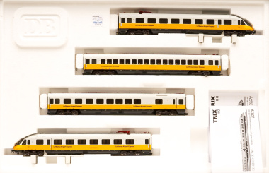 Trix 22379 – Lufthansa-Airport-Express BR 403 der DB, digital & Sound & Innenbeleuchtung  