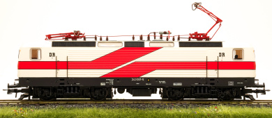 Roco 7510025 – Elektrolok BR 243 -Weiße Lady- der (D)DR, digital (MM/DCC) & Sound 