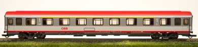 Roco 45352 – 1. Klasse Eurofima Schnellzugwagen der ÖBB, im Upgrading-Design 