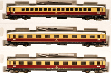 Roco 64003 (DC) – 3-teiliges Schnellzugagen-Set -TEE Merkur- der DB 