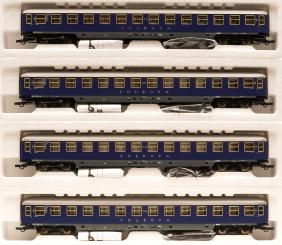 Roco 64053 (DC) – 4-teiliges Schnellzugwagen-Set -Touropa- der DB 