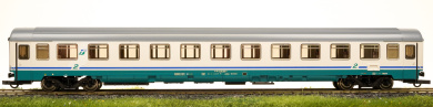 Roco 45219 (DC) – 2. Klasse Eurofima-Wagen der FS 