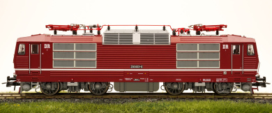 Roco 71220 (DC) – Mehrzweck-Diesellok BR 230 der (D)DR, digital (DCC) & Zimo Sound 