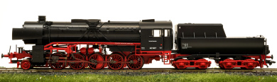 Trix 22224 – Schlepptender-Dampflok BR 42 der DB, digital & Sound 