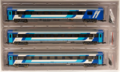 ACME 55260 – 3-teiliges Schnellzugwagen-Set -EC Hungaria- der MAV-START 
