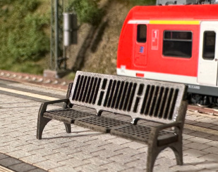 BIMM Modellbau BM301-7 (H0) – Bausatz 4x Sitzbänke Bahnsteig in der Epoche VI 