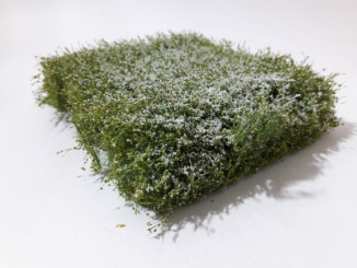 miniNatur 250-45 – Sträuchermatte blühend weiß, ca. 12 x 14 cm, Höhe 2,5 cm 