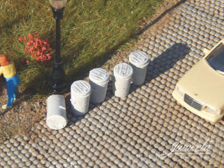 Juweela 28373 (H0) – Abfalltonnen Aschekübel (25 Stück) 