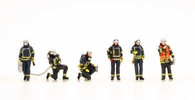 Schrumpfmich B2026S1002 – Feuerwehrleute-Set (Hessen) mit 6 Figuren, handbemalt 
