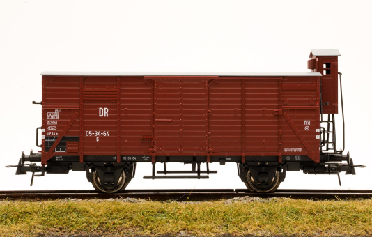 Roco 47644 – gedeckter Güterwagen G mit Bremserhaus der (D)DR 