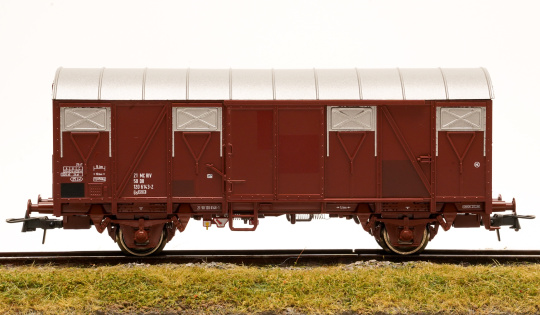 Roco 67845 – Gedeckter Güterwagen Gs der (D)DR mit Ausbesserungsflächen 