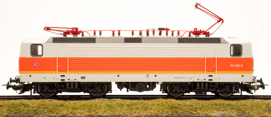 Piko 71143 – Elektrolok BR 143 der DB AG von EUROTRAIN 